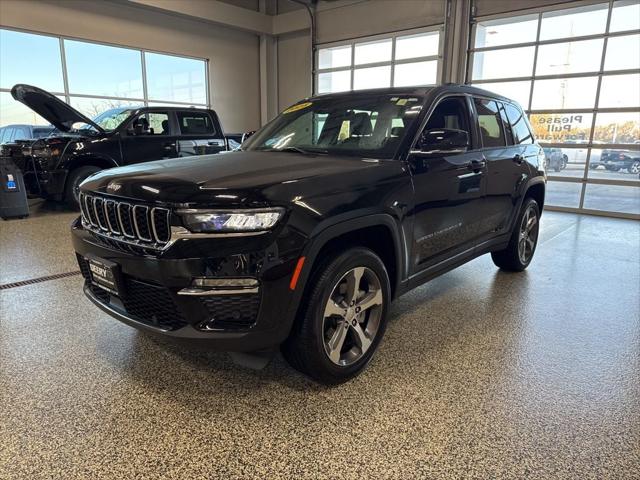 2025 Jeep Grand Cherokee GRAND CHEROKEE LIMITED 4X4 2025 Jeep Grand Cherokee GRAND CHEROKEE LIMITED 4X4
