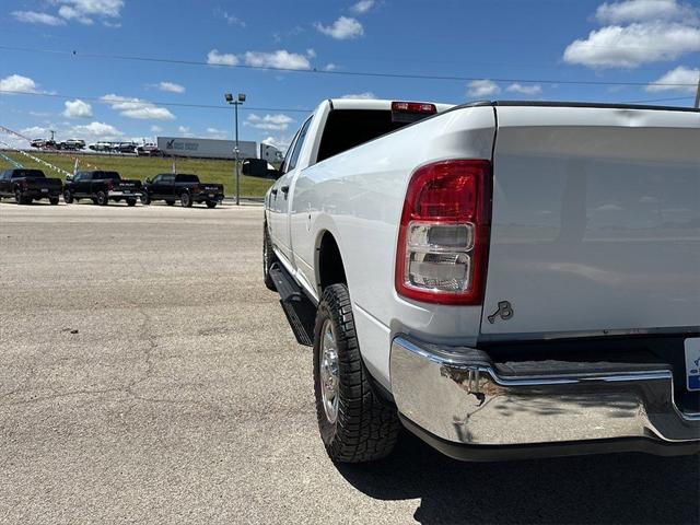 2020 RAM 2500 Tradesman Crew Cab 4X4 8 Box
