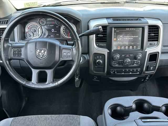 2017 RAM 3500 Big Horn Crew Cab 4x4 64 Box