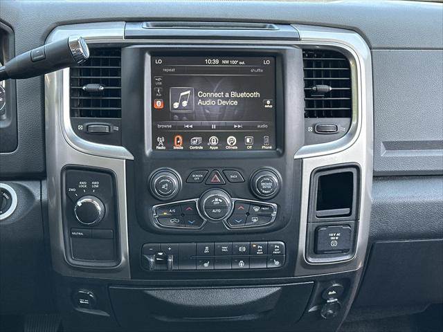 2017 RAM 3500 Big Horn Crew Cab 4x4 64 Box