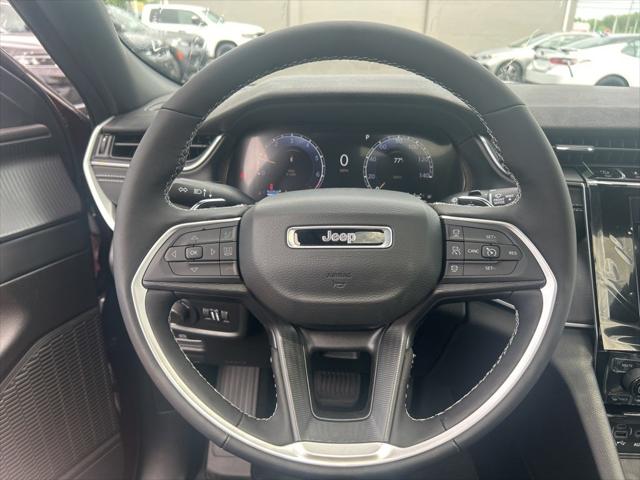 2025 Jeep Grand Cherokee GRAND CHEROKEE LAREDO X 4X4