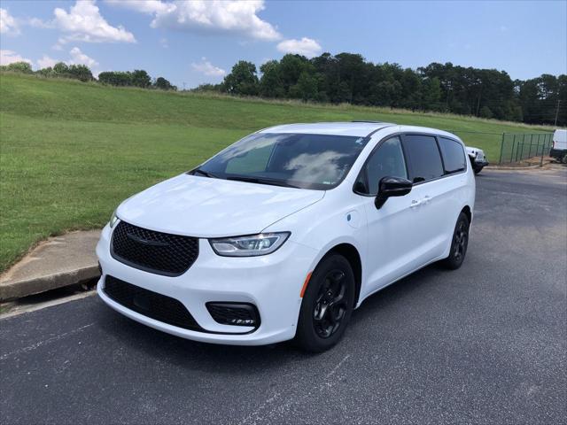 2024 Chrysler Pacifica Hybrid S Appearance Pkg
