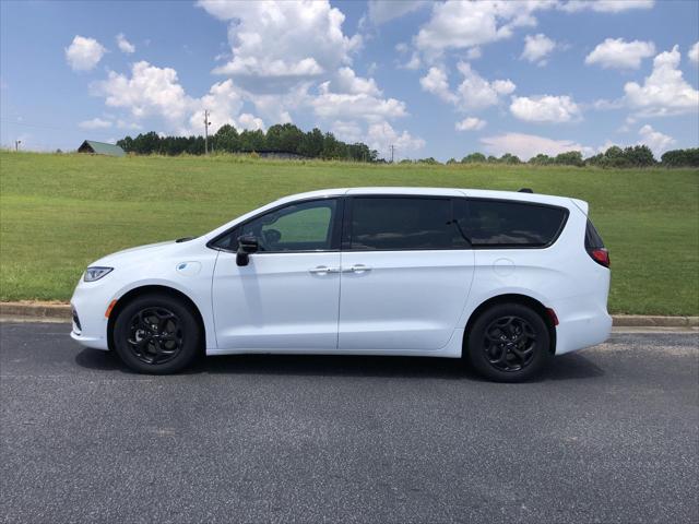 2024 Chrysler Pacifica Hybrid S Appearance Pkg