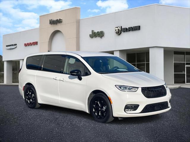 2024 Chrysler Pacifica Hybrid S Appearance Pkg