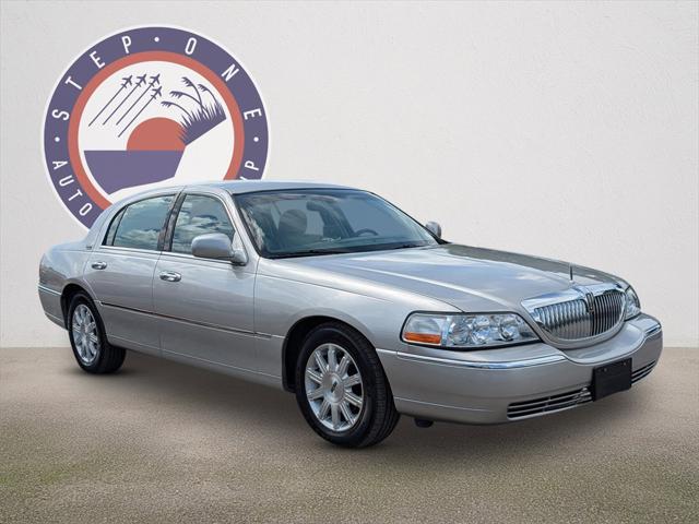 2010 Lincoln Town Car Signature Limited