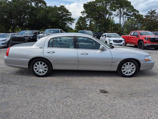 2010 Lincoln Town Car Signature Limited
