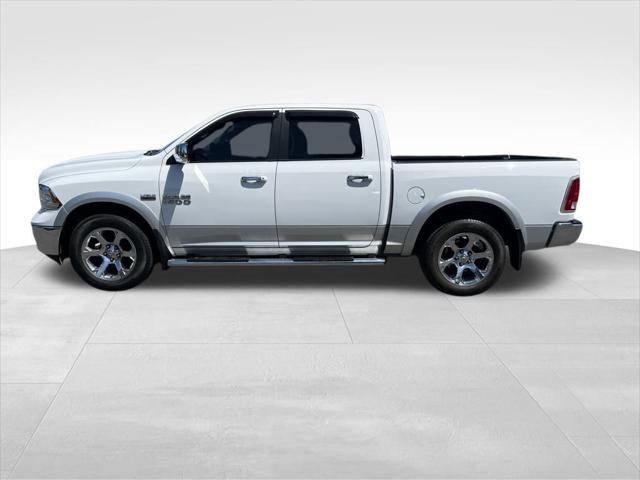2017 RAM 1500 Laramie Crew Cab 4x4 57 Box