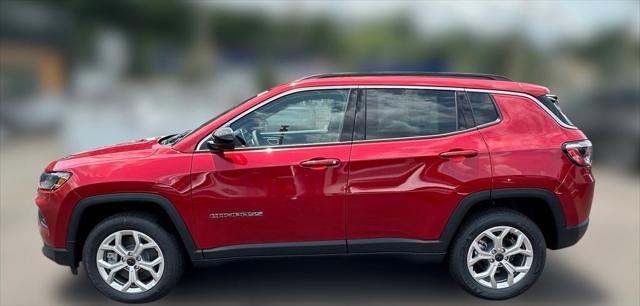 2025 Jeep Compass COMPASS LATITUDE 4X4