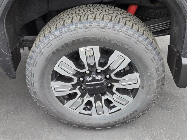 2025 GMC Sierra 2500HD 4WD Crew Cab Standard Bed Denali
