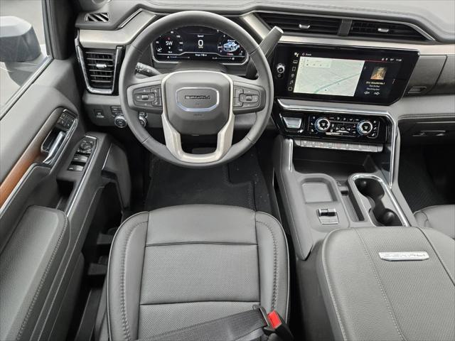 2025 GMC Sierra 2500HD 4WD Crew Cab Standard Bed Denali