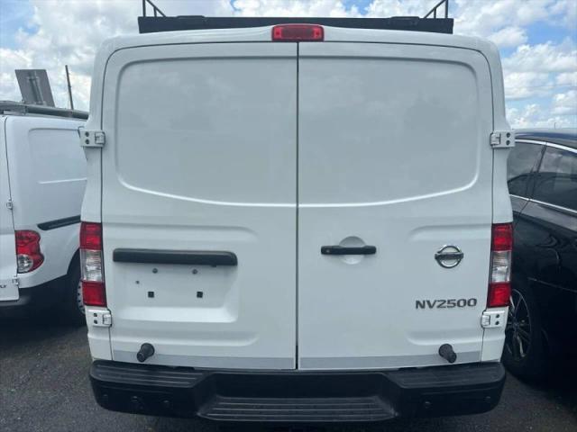 2018 Nissan 2500 SV V8