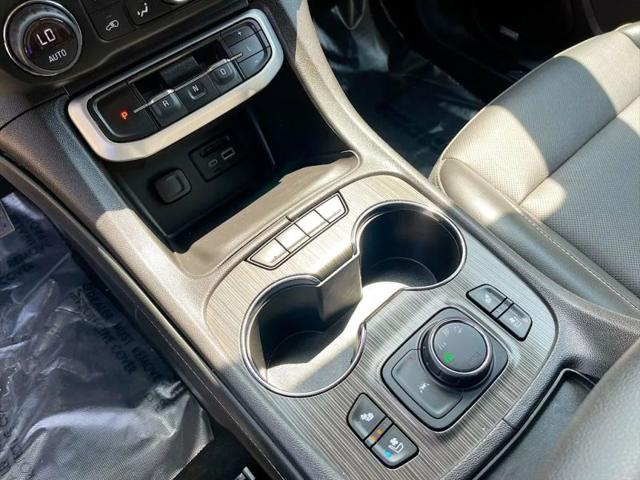 2022 GMC Acadia AWD SLT