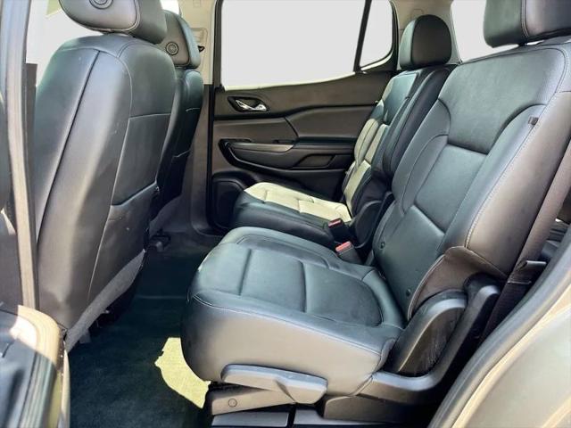 2022 GMC Acadia AWD SLT