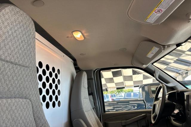 2025 GMC Savana Cargo RWD 2500 Extended Wheelbase Work Van