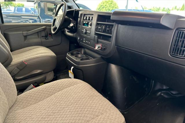 2025 GMC Savana Cargo RWD 2500 Extended Wheelbase Work Van