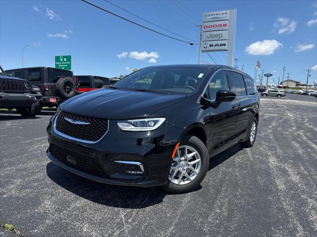 2025 Chrysler Pacifica Select for sale in Branson, MO
