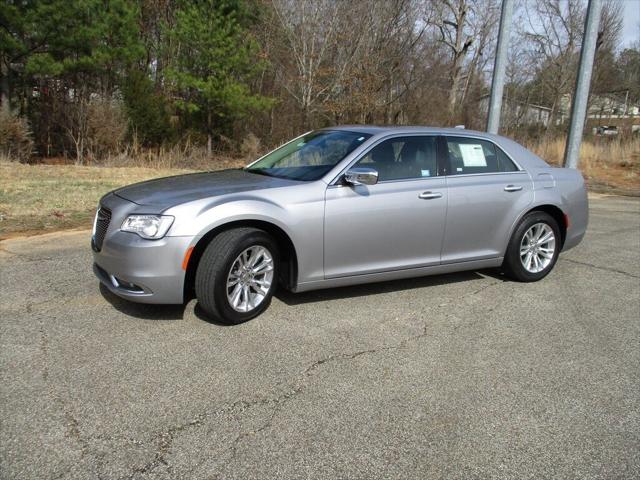 2017 Chrysler 300C Base
