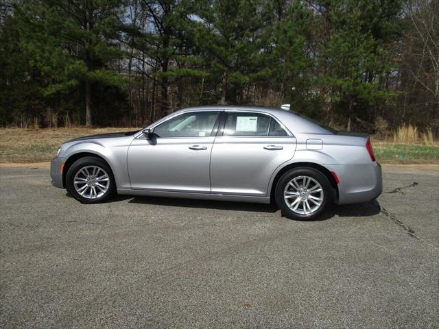 2017 Chrysler 300C Base
