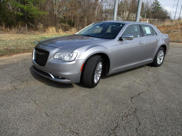 2017 Chrysler 300C Base