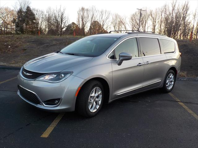 2017 Chrysler Pacifica Touring-L 2017 Chrysler Pacifica Touring-L