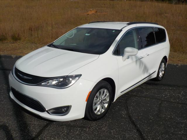 2017 Chrysler Pacifica Touring-L 2017 Chrysler Pacifica Touring-L