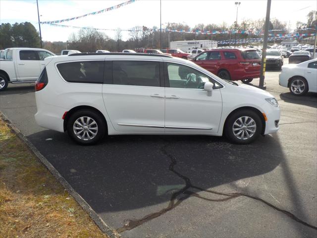 2017 Chrysler Pacifica Touring-L 2017 Chrysler Pacifica Touring-L