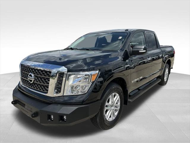 2018 Nissan Titan SV for sale in Burlington, WI