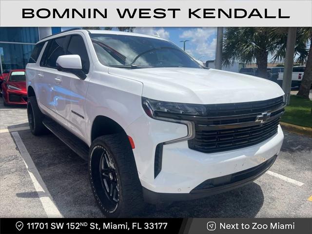 2023 Chevrolet Suburban 4WD RST