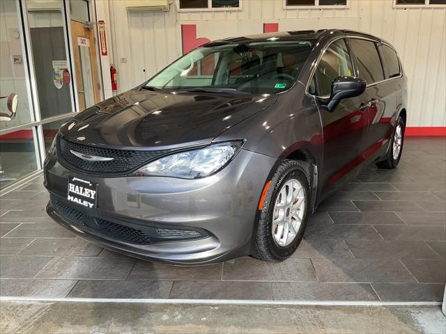 2022 Chrysler Voyager LX
