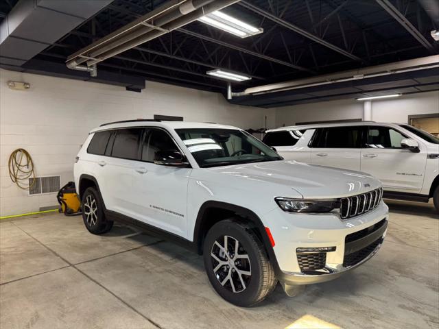 2023 Jeep Grand Cherokee L Limited 4x4 2023 Jeep Grand Cherokee L Limited 4x4