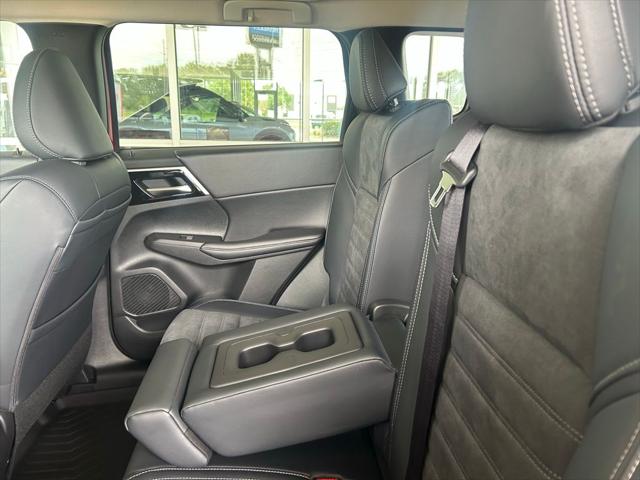 2025 Mitsubishi Outlander PHEV SE S-AWC