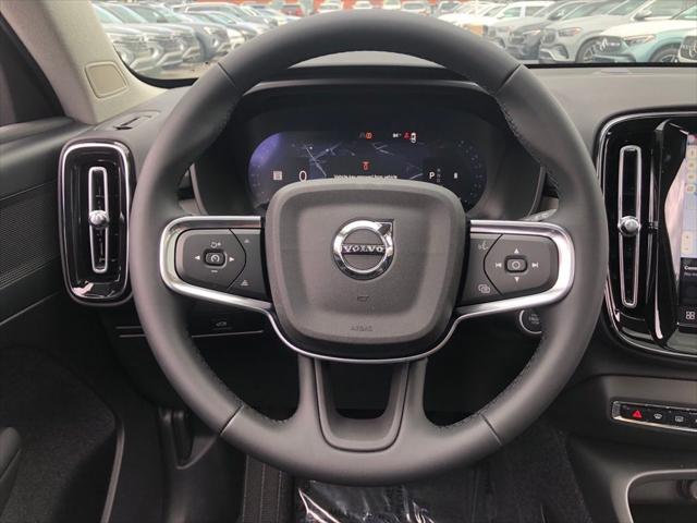 2026 Volvo XC40 Core, B5 AWD Gas (mild hybrid), Dark