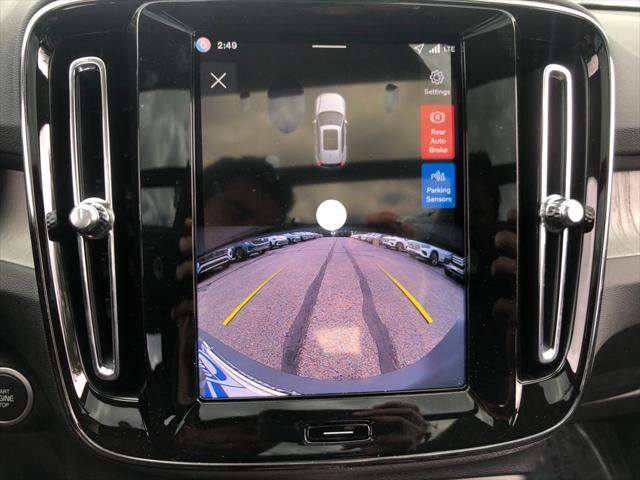 2026 Volvo XC40 Core, B5 AWD Gas (mild hybrid), Dark