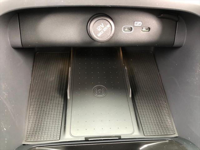 2026 Volvo XC40 Core, B5 AWD Gas (mild hybrid), Dark