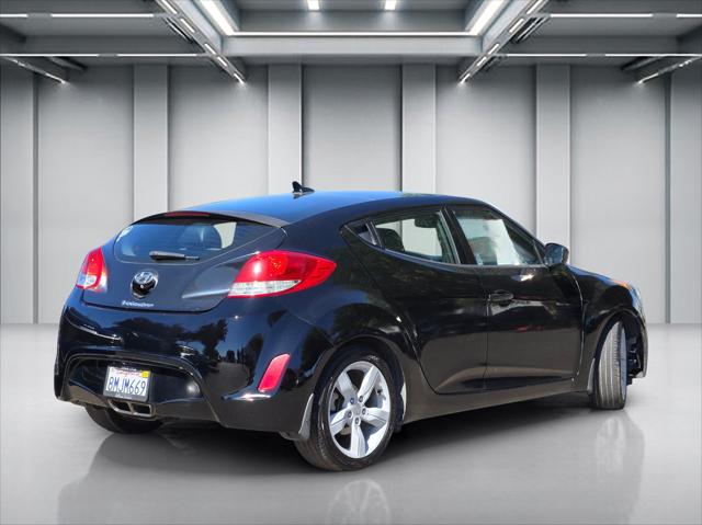 2014 Hyundai Veloster Base w/Black