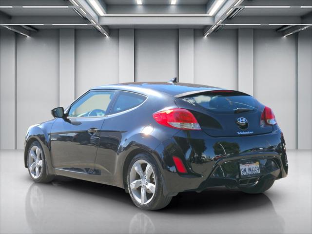 2014 Hyundai Veloster Base w/Black