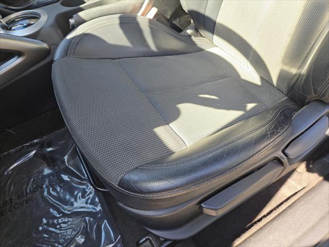 2014 Hyundai Veloster Base w/Black