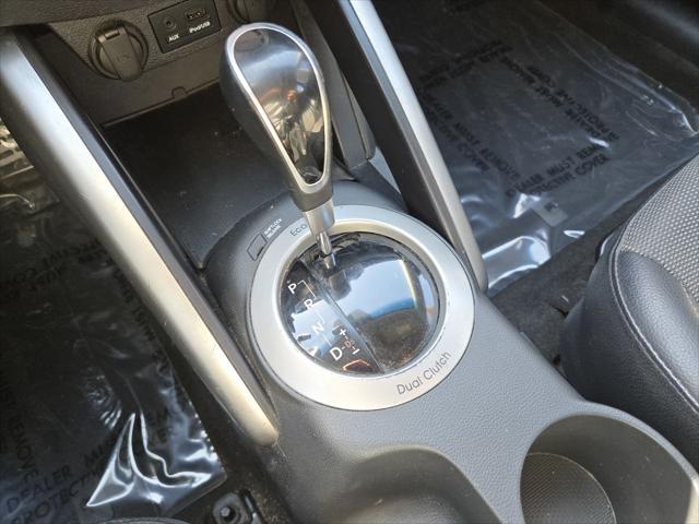 2014 Hyundai Veloster Base w/Black