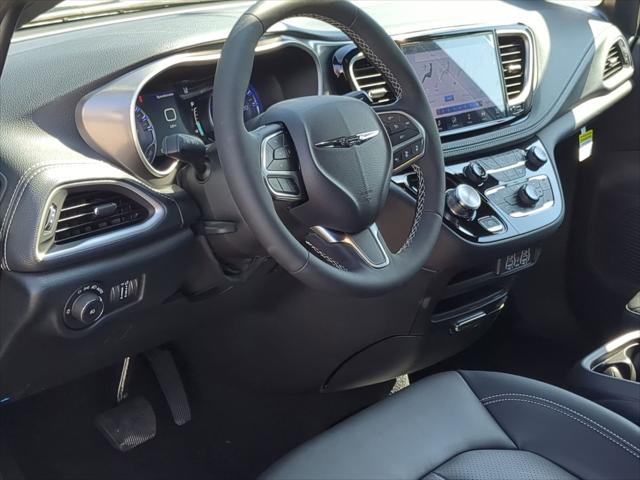 2025 Chrysler Pacifica PACIFICA SELECT