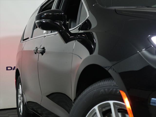 2025 Chrysler Pacifica PACIFICA SELECT