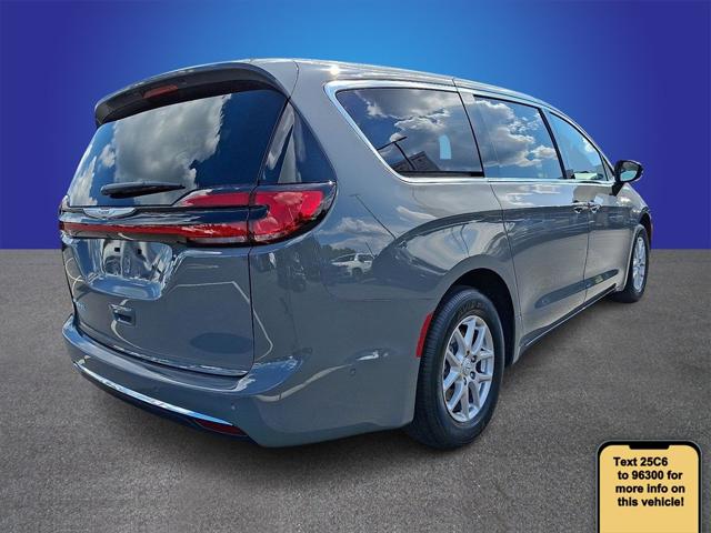 2025 Chrysler Pacifica PACIFICA SELECT