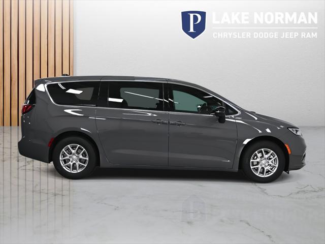 2025 Chrysler Pacifica PACIFICA SELECT