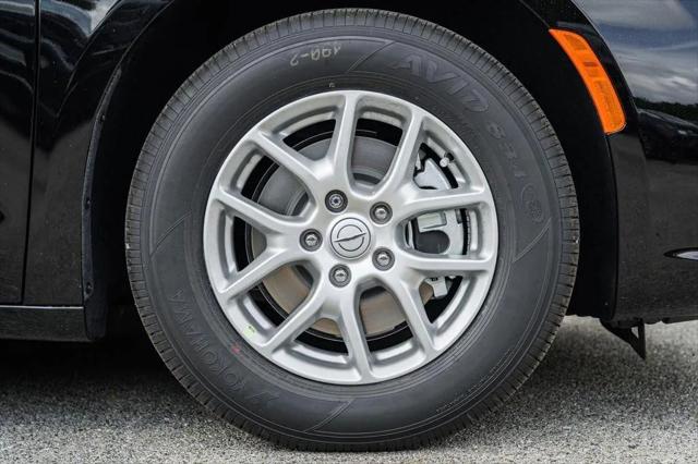 2025 Chrysler Pacifica Select