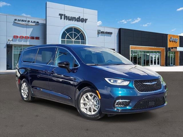 2025 Chrysler Pacifica PACIFICA SELECT