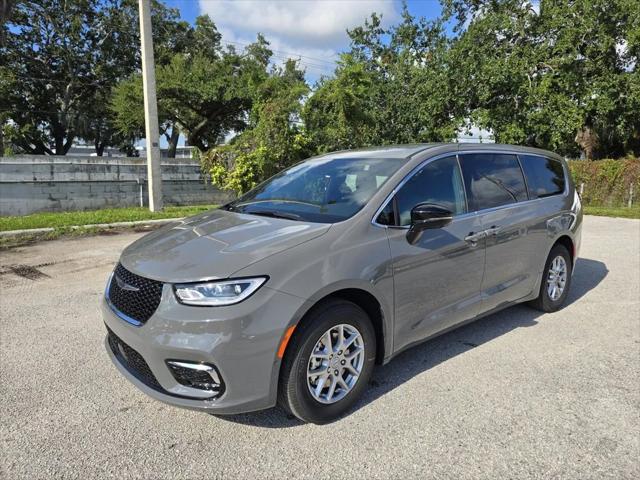 2025 Chrysler Pacifica PACIFICA SELECT