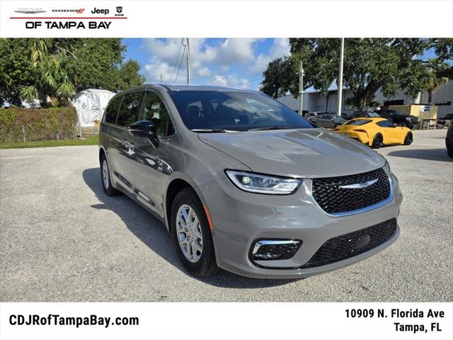 2025 Chrysler Pacifica PACIFICA SELECT