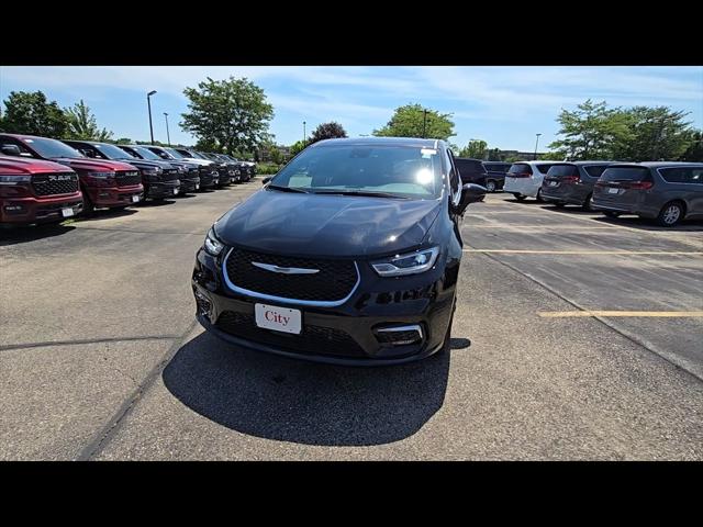 2025 Chrysler Pacifica PACIFICA SELECT