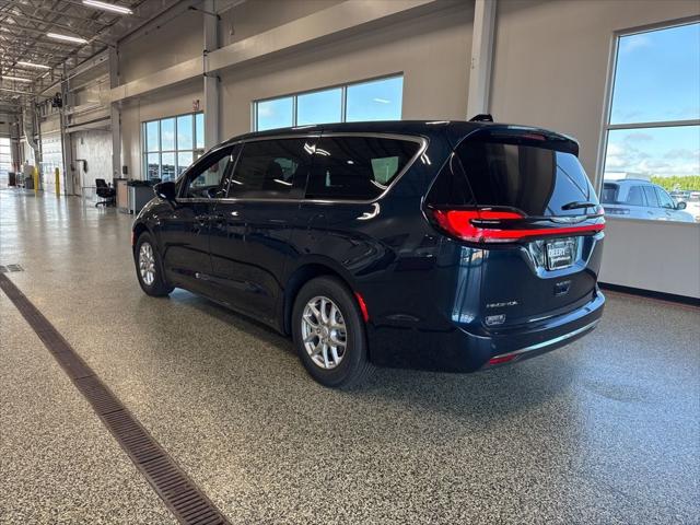2025 Chrysler Pacifica PACIFICA SELECT