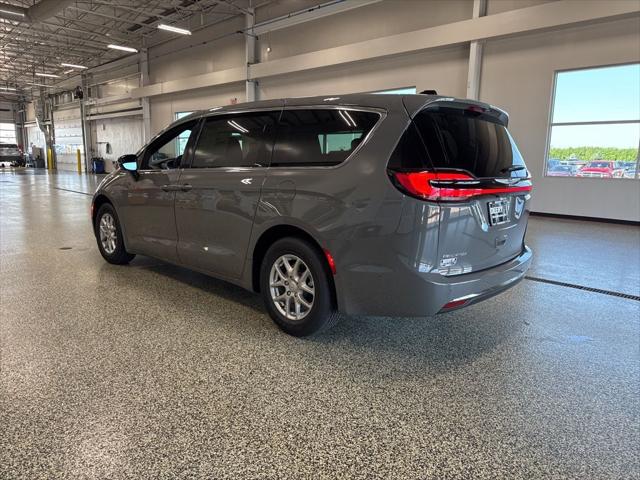 2025 Chrysler Pacifica PACIFICA SELECT