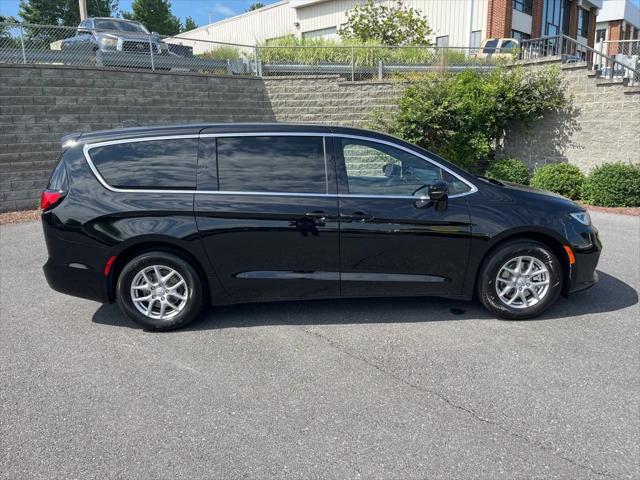 2025 Chrysler Pacifica PACIFICA SELECT